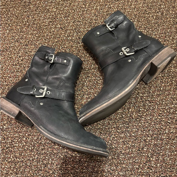 Ugg Booties - Picture 1 of 4